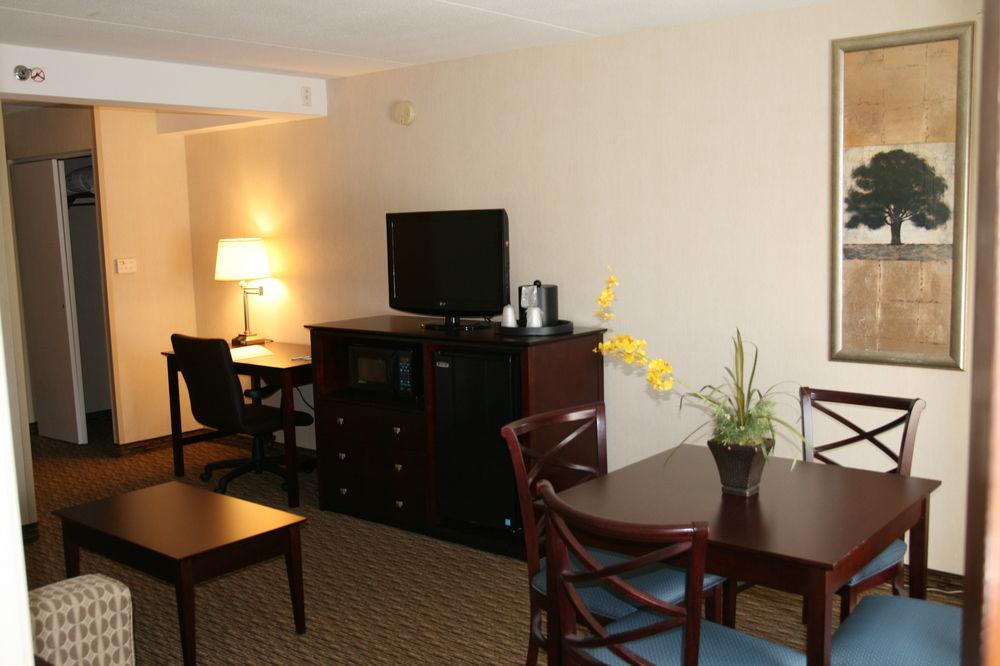 Fairfield Inn & Suites Springfield Enfield Exterior foto